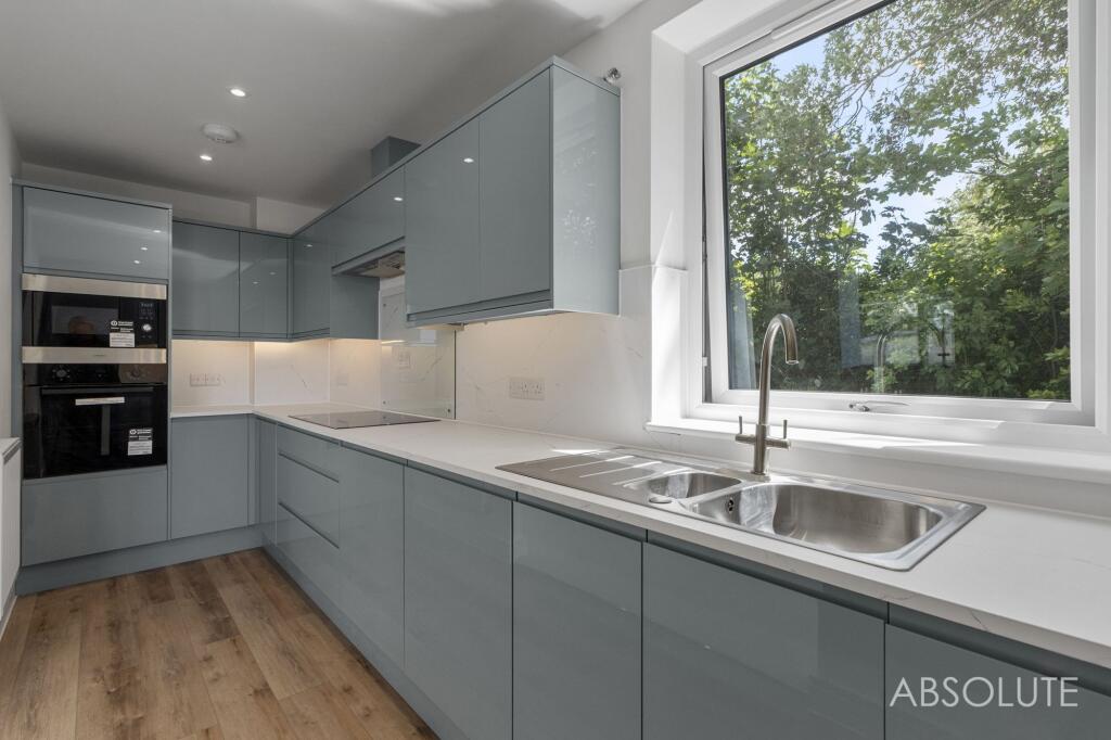 Apartment in Torquay - View 2