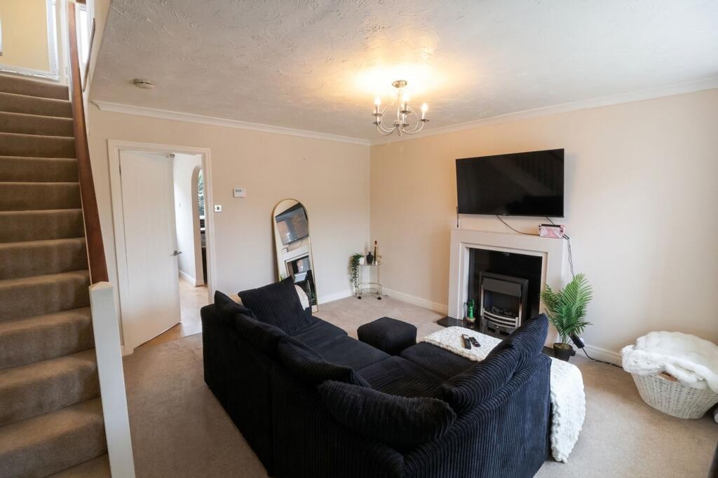 Arundel Grange, Glossop, SK13 photo 2