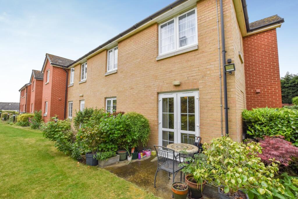 2-bed flat on Cooper Court, Spital Road, Maldon, Essex, CM9, £275,000