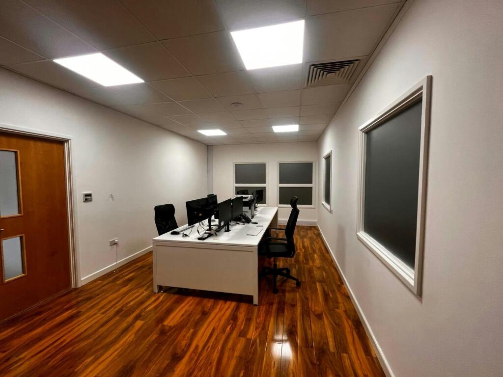 Office 1.jpg