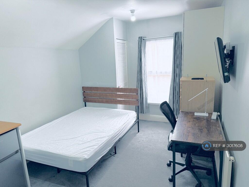 Main image of property: Vastern Road, Reading, RG1