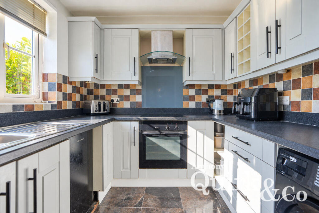House in Southend-on-Sea - View 3