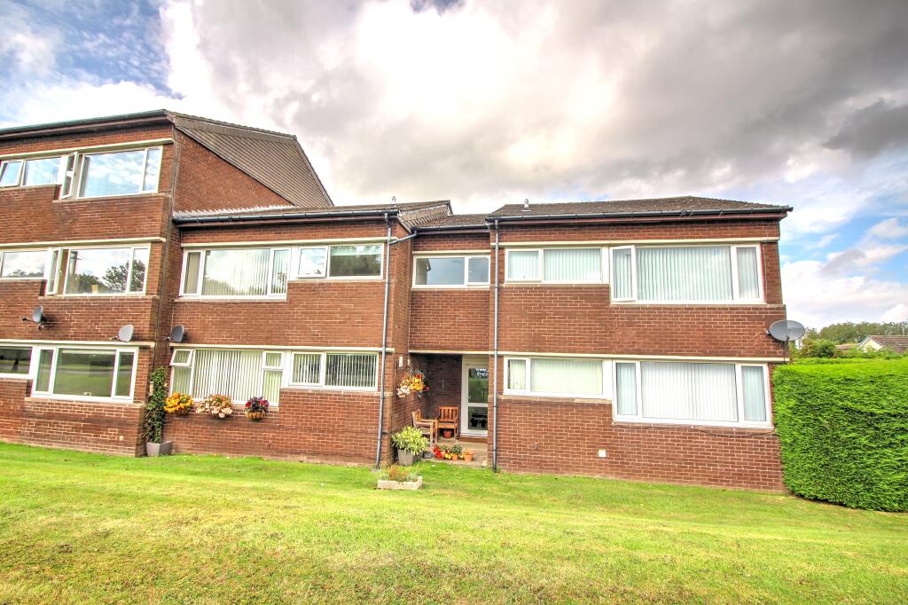 2-bed flat on Dunsgreen Court, Newcastle Upon Tyne, NE20, £158,000