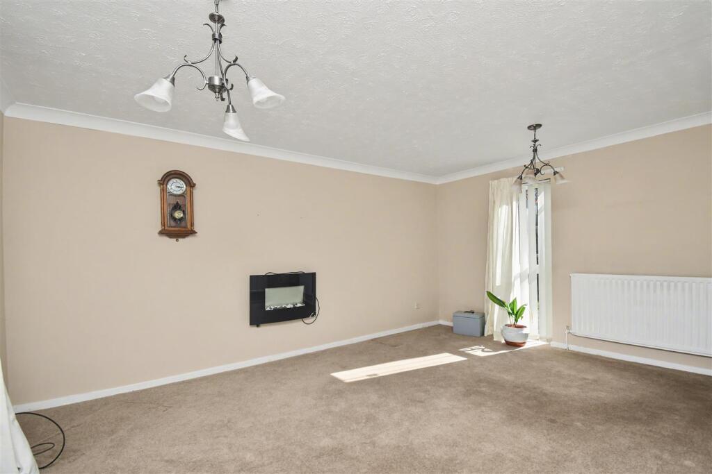 House in Corby, North Northamptonshire - More