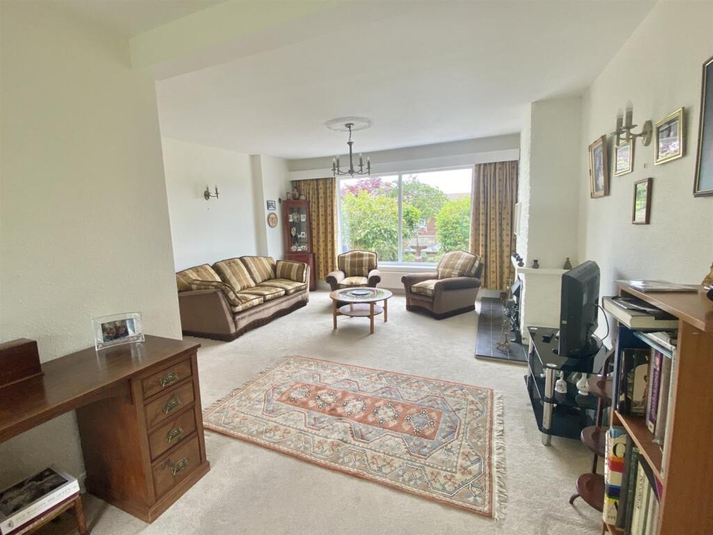 17 Kingswood Road,  Copthorne, Shrewsbury, SY3 8UX photo 3