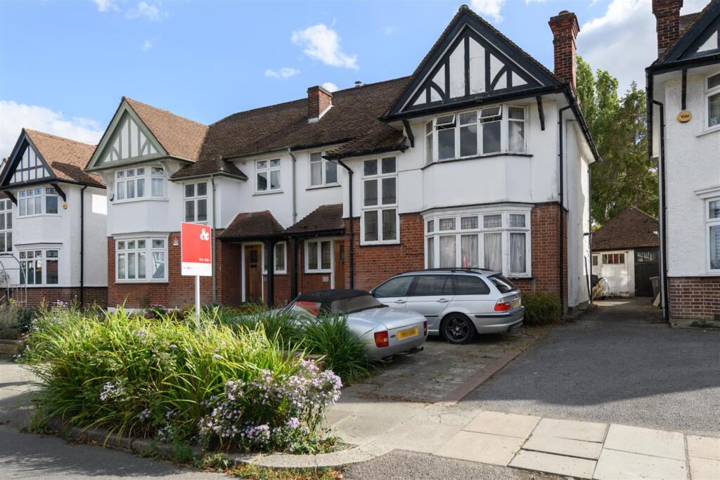 Main image of property: Wynchgate, London, N21