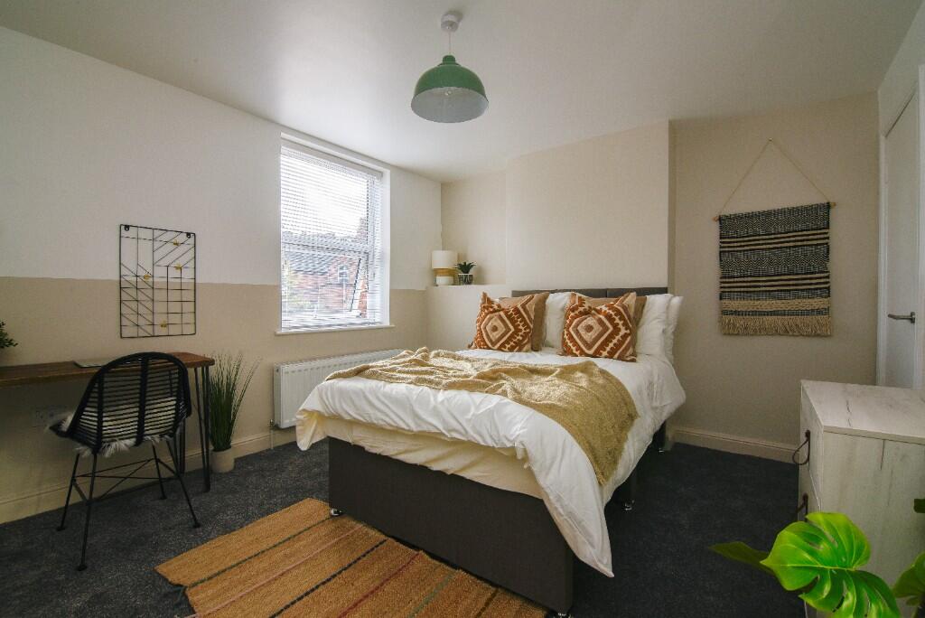 Main image of property: High Street, Birmingham, B66