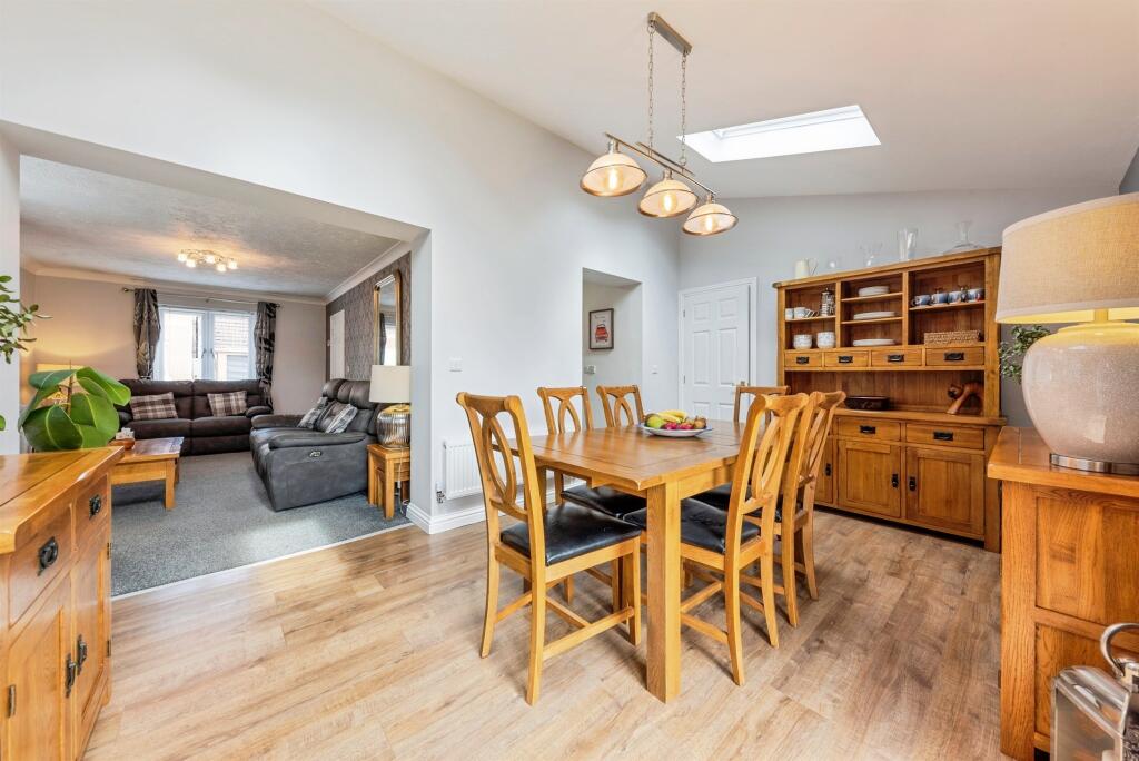 House in North Kesteven, Sleaford - More