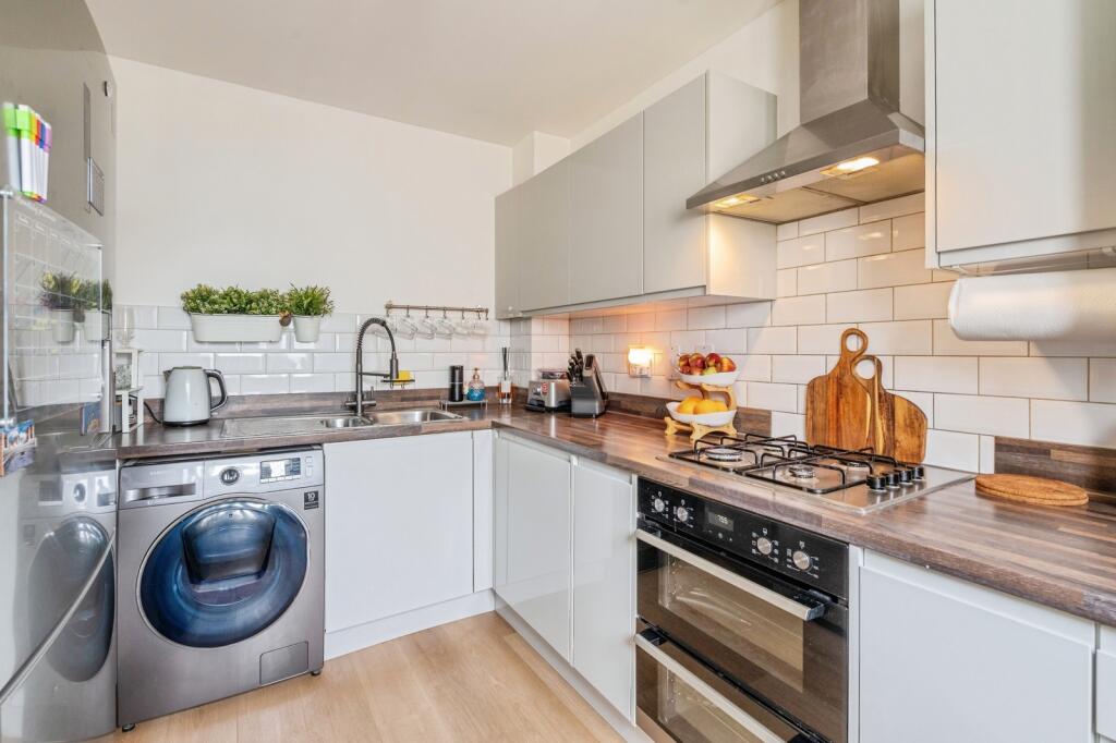 Lance Street, Rainham, Essex, RM13 photo 4