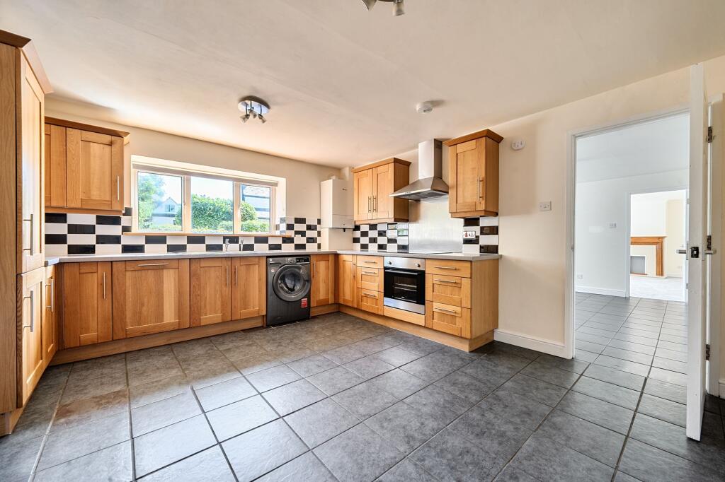 House in Gloucester - View 3