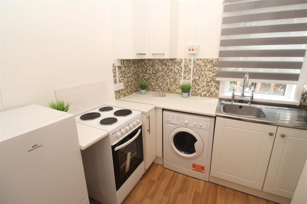 Apartment in Cardiff - View 5