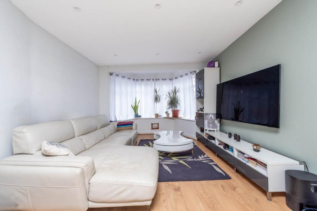 House in Morden, Lower Morden - View 2