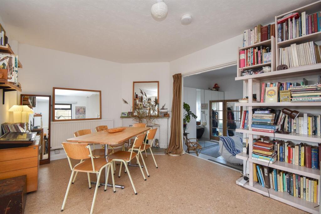 House in Tonbridge - View 4