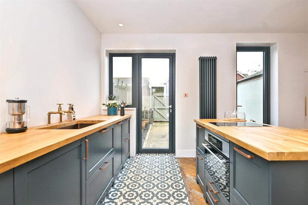 House in Eastbourne, East Sussex - View 3