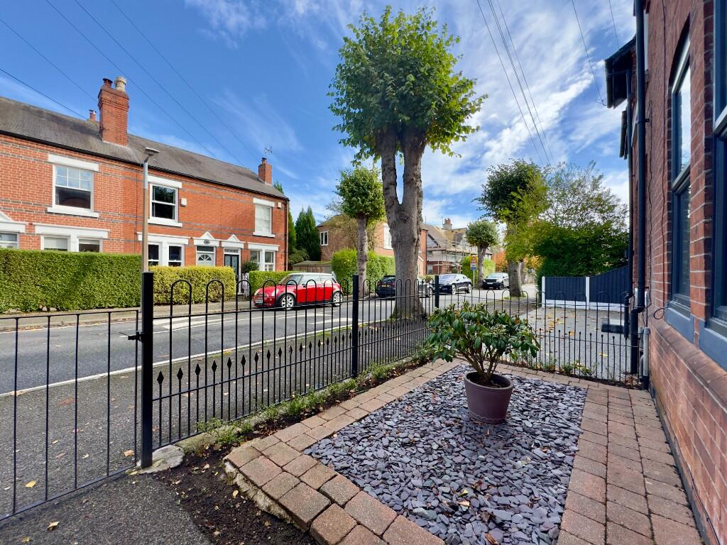 House in Nottingham, Beeston - More