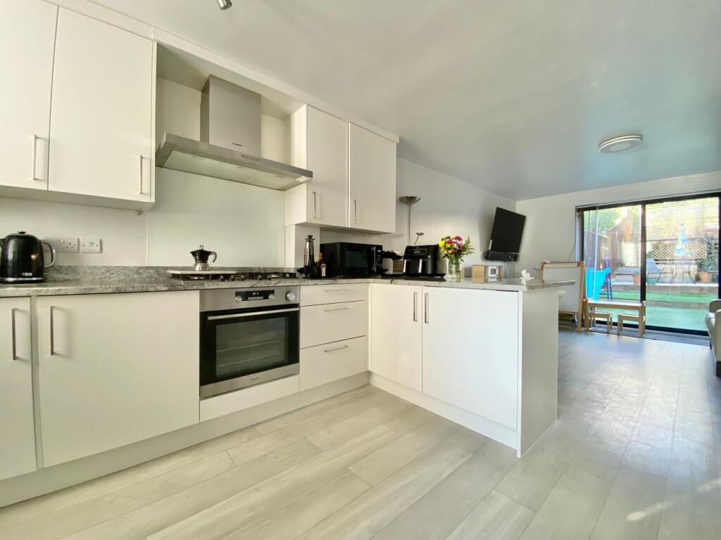 Additional image 5 of Doulton Gardens, Whitecliff, BH14