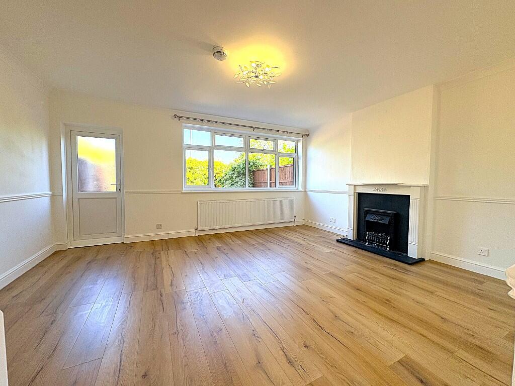 Main image of property: Sunnydene Close, Romford, London, RM3
