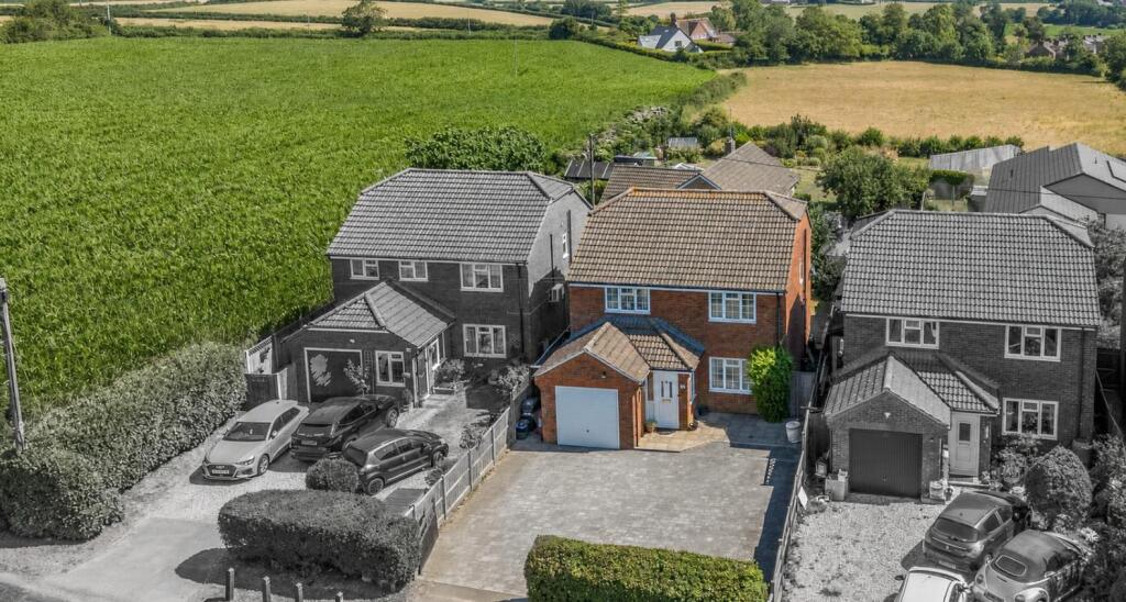 4-bed detached on 118, Combe Hill, Milborne Port, Sherborne, £499,950