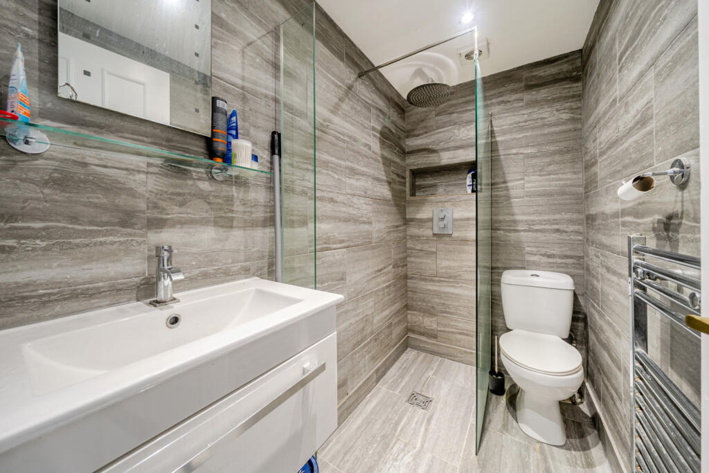 Apartment in London - More