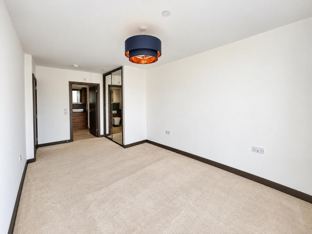 Apartment in Mid Sussex, East Grinstead - View 5