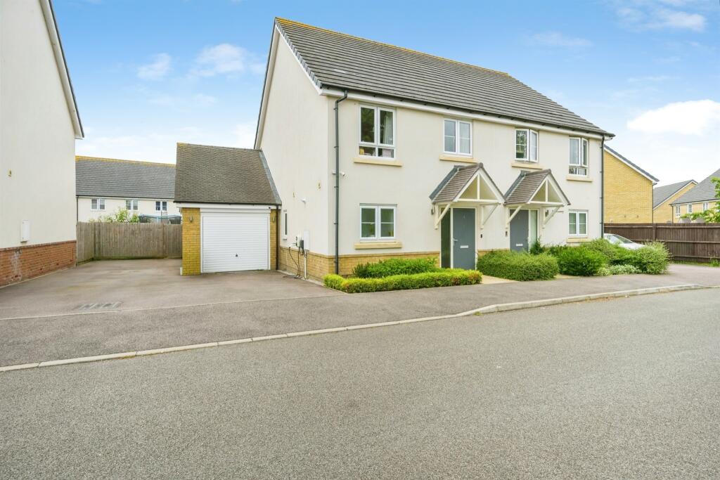 Main image of property: Cheshire Rise, Leighton Buzzard