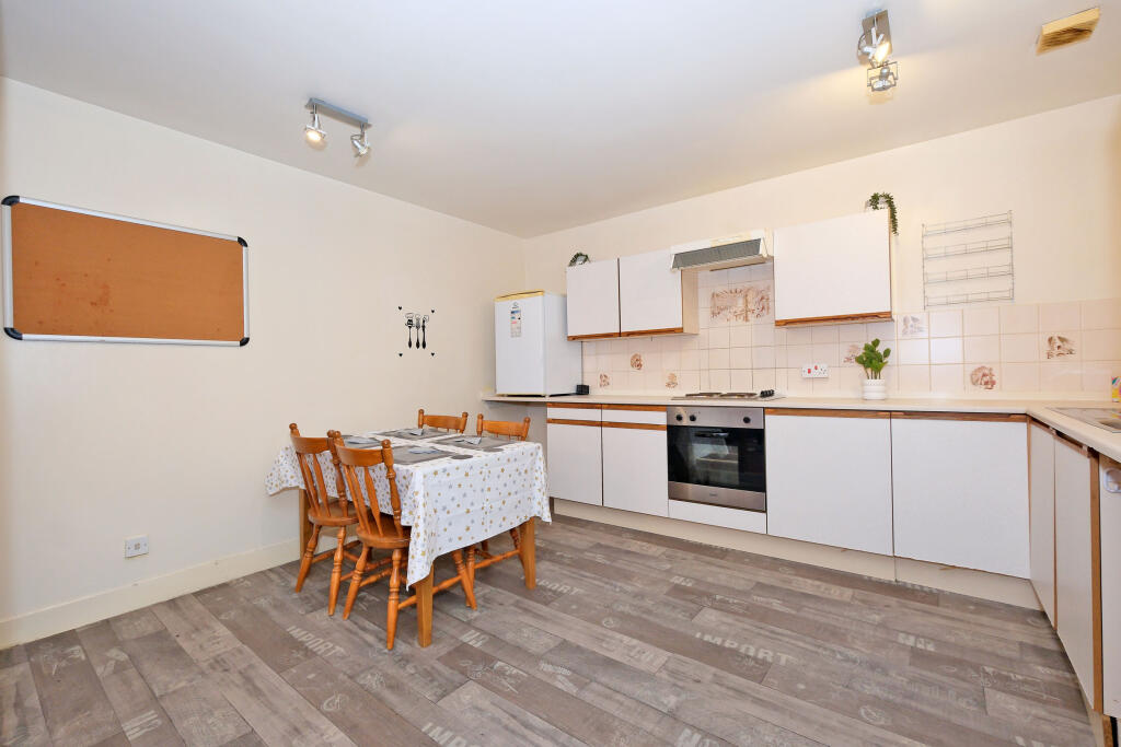 Apartment in Aberdeen, Merchant Quarter, City Centre - More