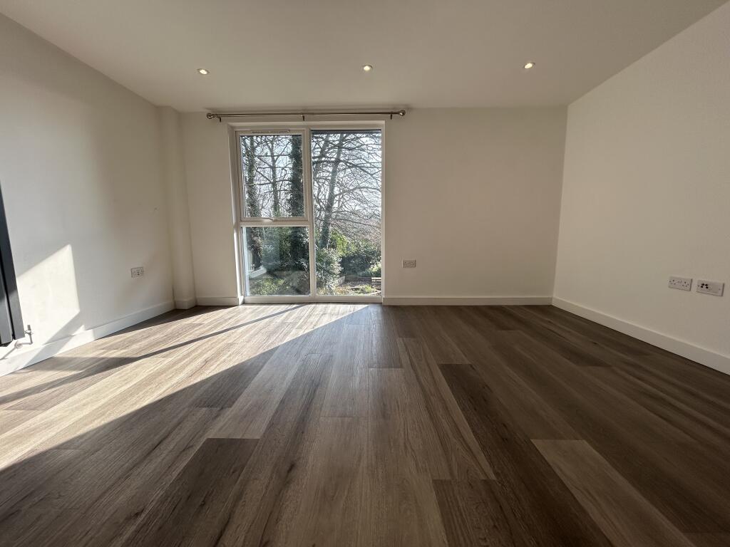 Apartment in Guildford - View 5