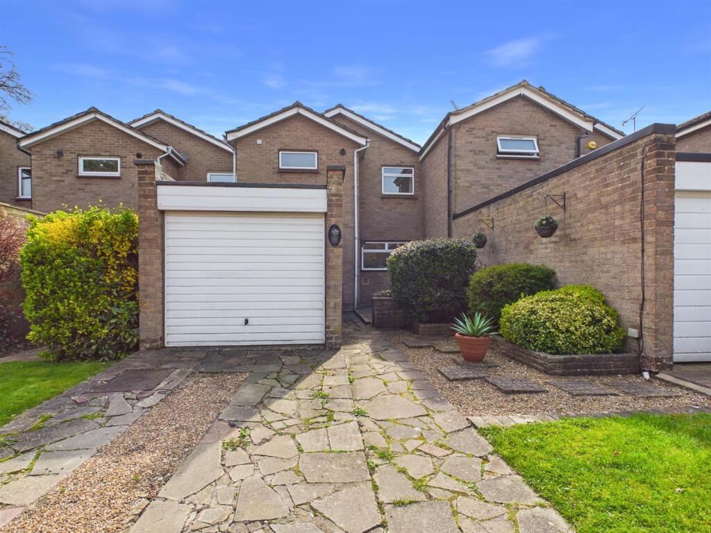 Main image of property: Magpie Close, Coulsdon