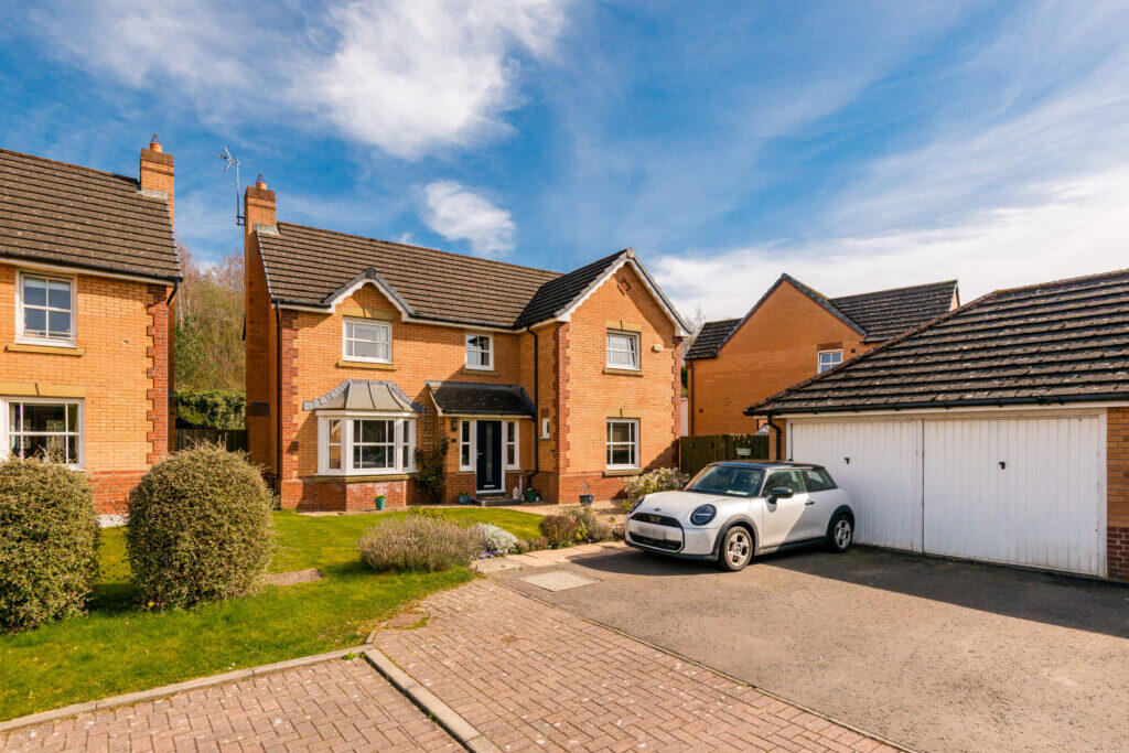 Main image of property: 17 Jenks Loan, Newtongrange, EH22 4DD