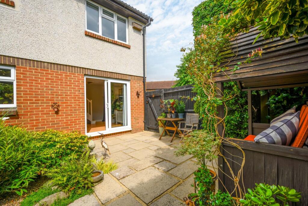 Telford Drive, Walton-on-Thames, KT12 – pohled 4