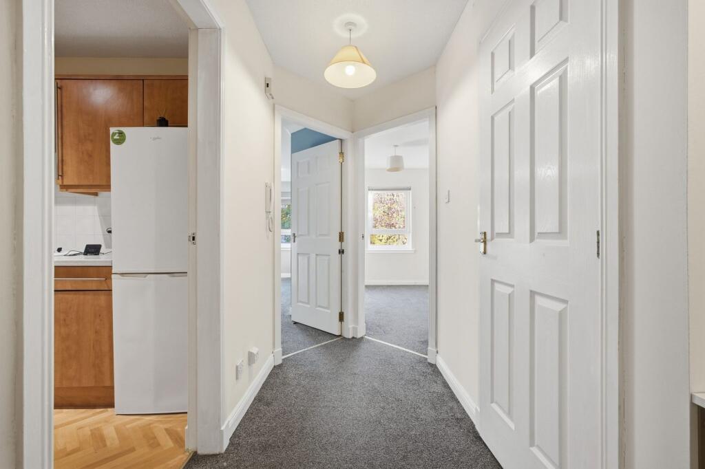 Apartment in Paisley, Renfrewshire - View 5