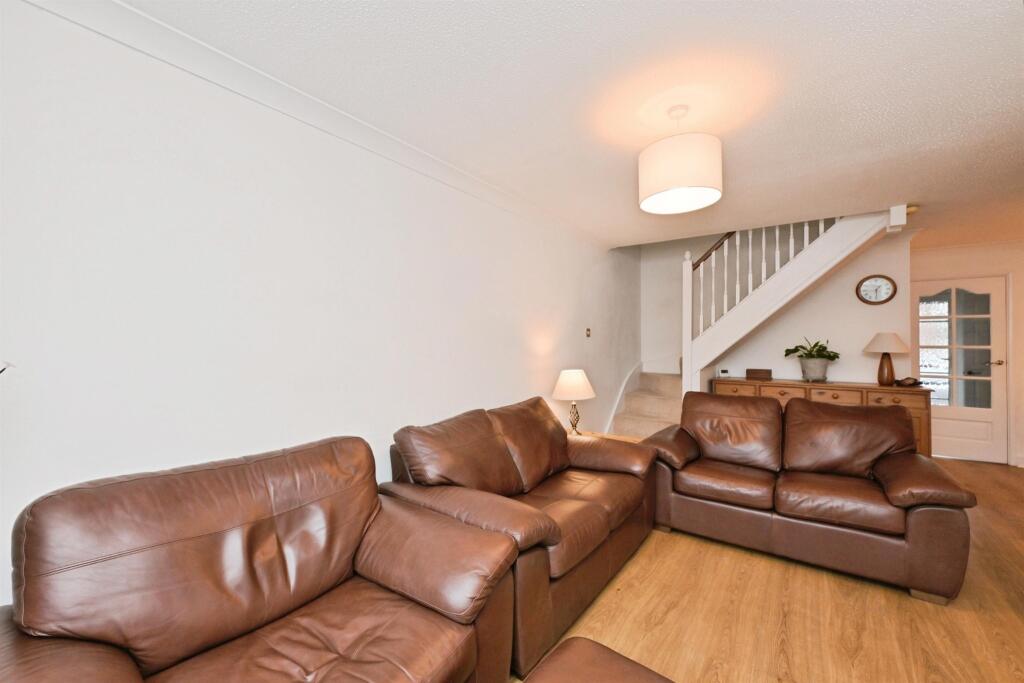 Tanners Crescent, Hertford photo 3