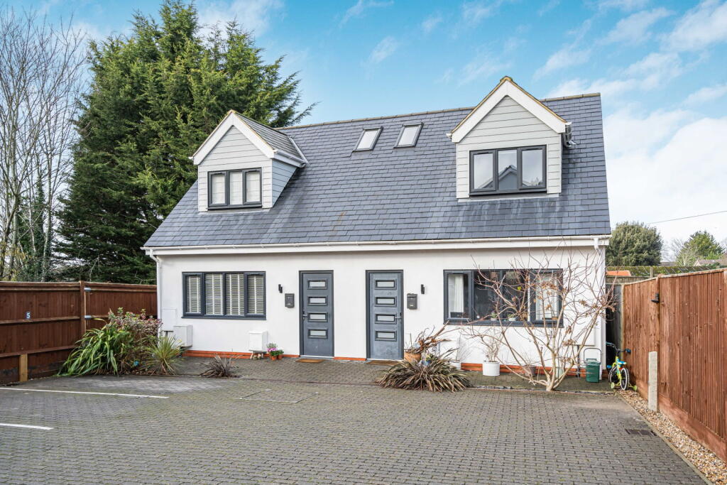 Main image of property: Vincent Mews, Bookham