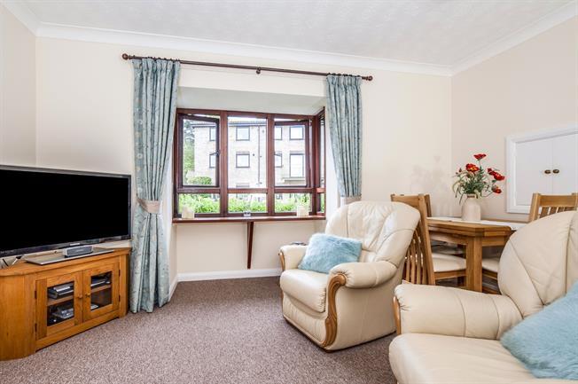 Apartment in Torquay - More
