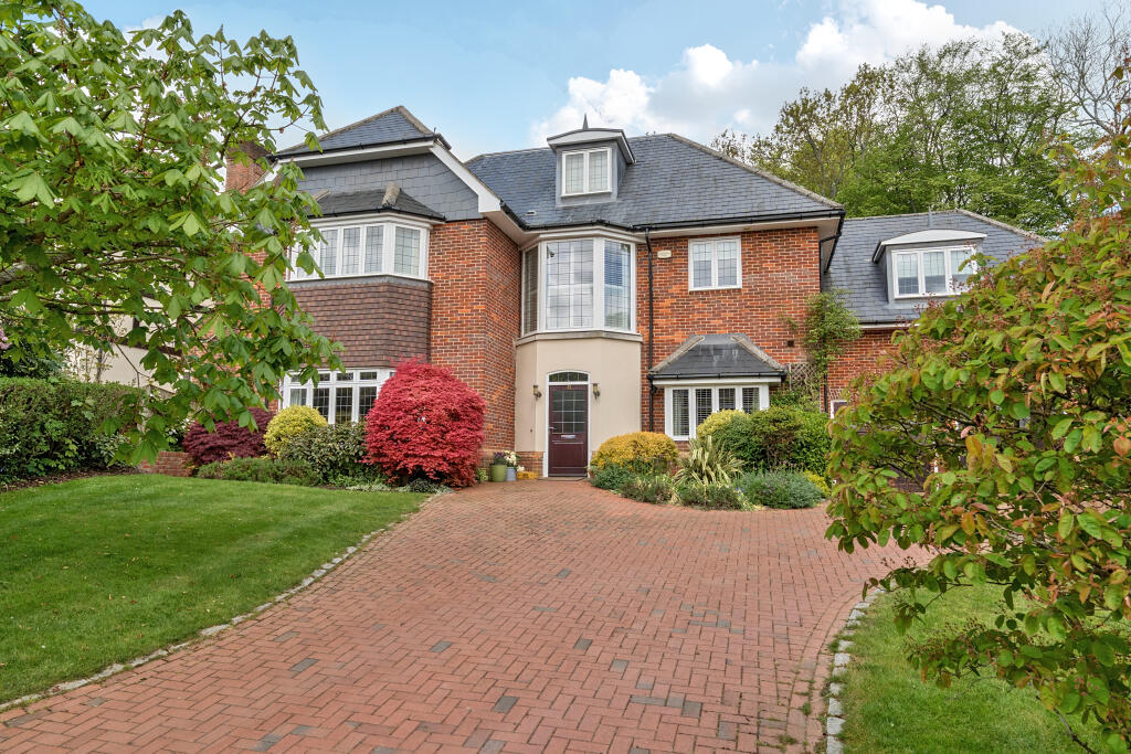 Main image of property: Park Grove, Beaconsfield, HP9