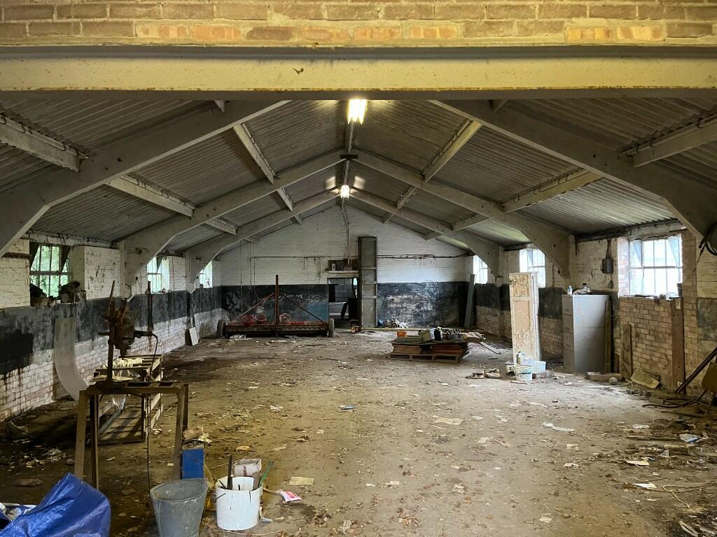 Hayton Manor Barn, Hayton Road, TN25 6DQ photo 3