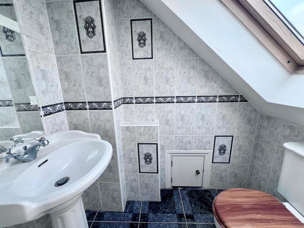 Apartment in Denham Green, Denham - More