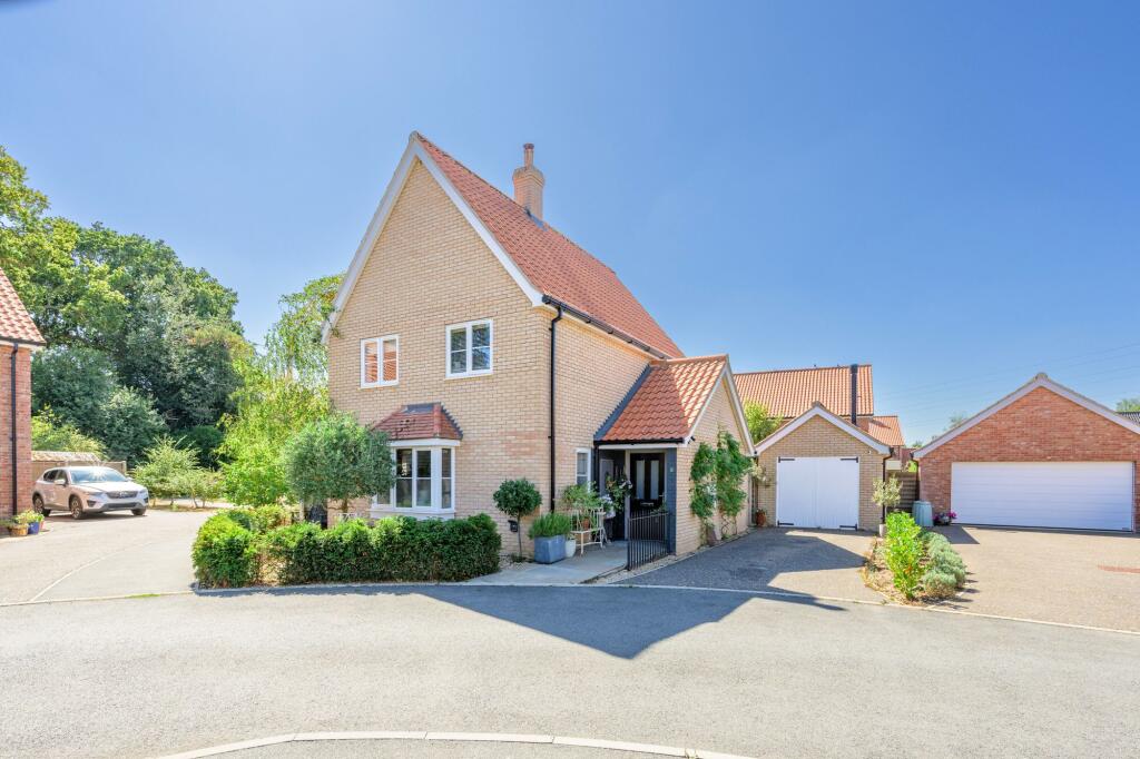 Main image of property: Hilling Gardens, Palgrave