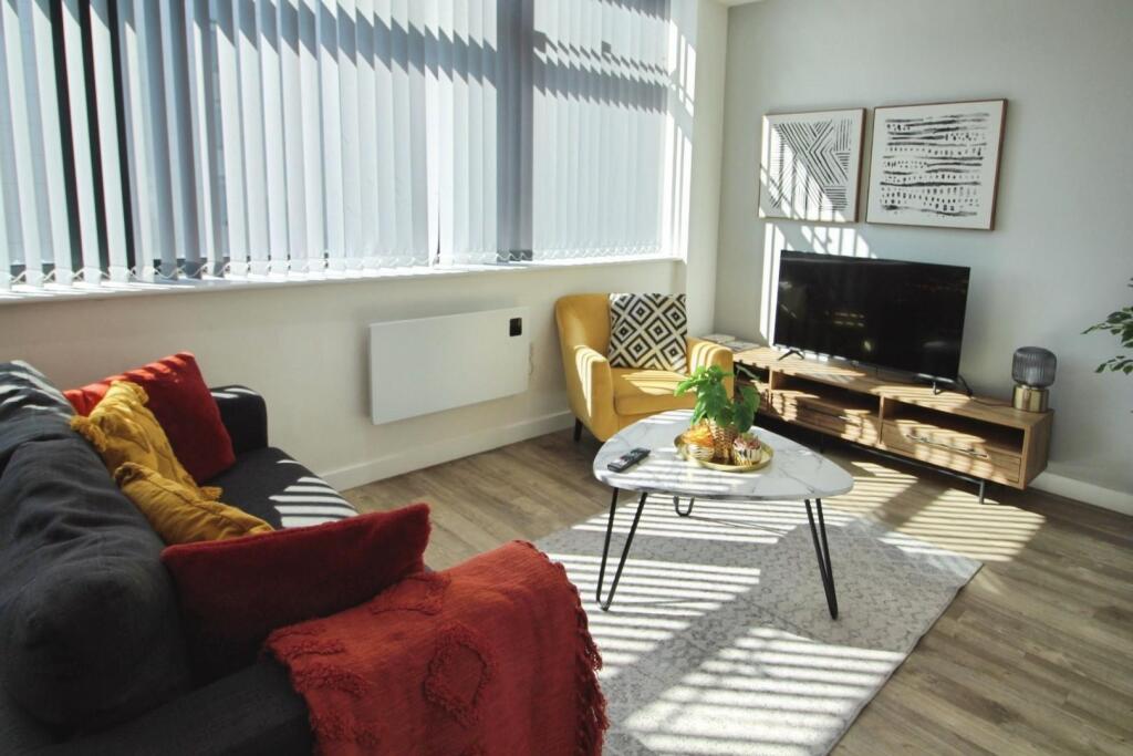48 Seymour Grove, Old Trafford, Manchester photo 3