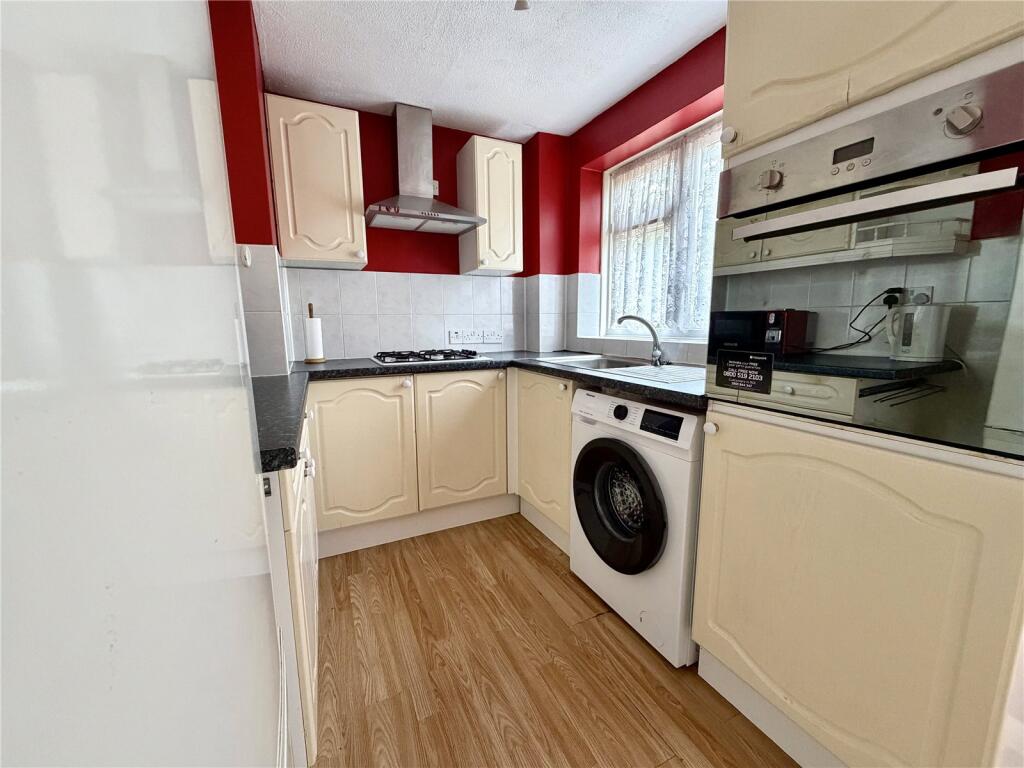 Apartment in Sutton - View 4