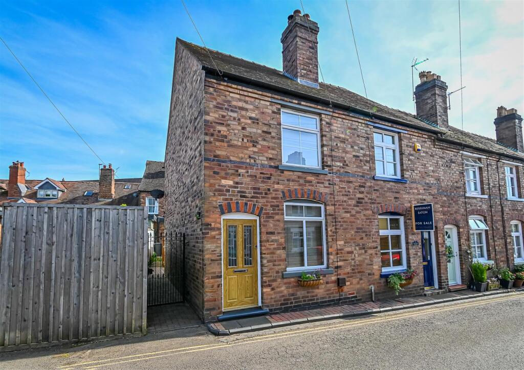 2-bed terraced on 8 Cliff Road, Bridgnorth, £260,000