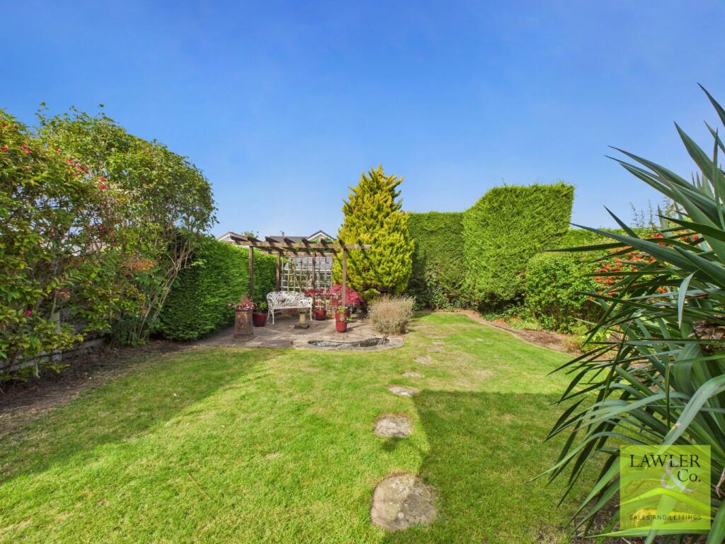 Brookside Avenue, Poynton, Stockport, Cheshire, SK12 1PW photo 2