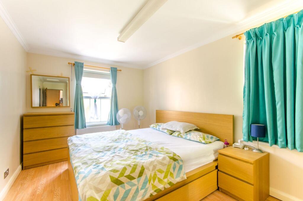 Apartment in London - View 5