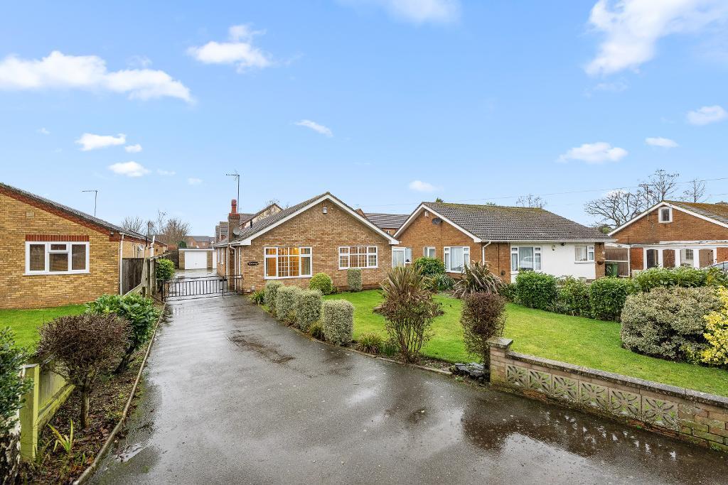 3-bed bungalow on Quaker Lane, Wisbech, PE13 2JQ, £300,000