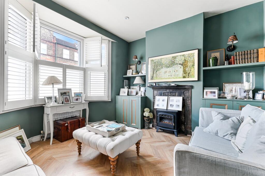 Main image of property: Garratt Lane, Earlsfield, London, SW18