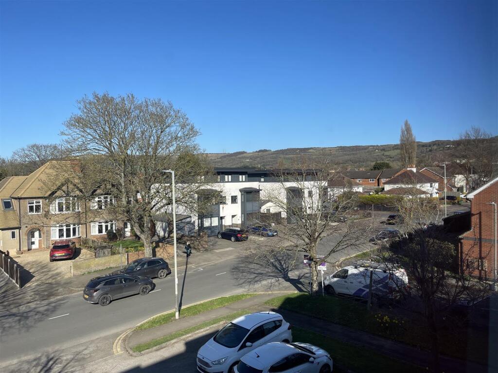 Hewlett Road, Cheltenham photo 3