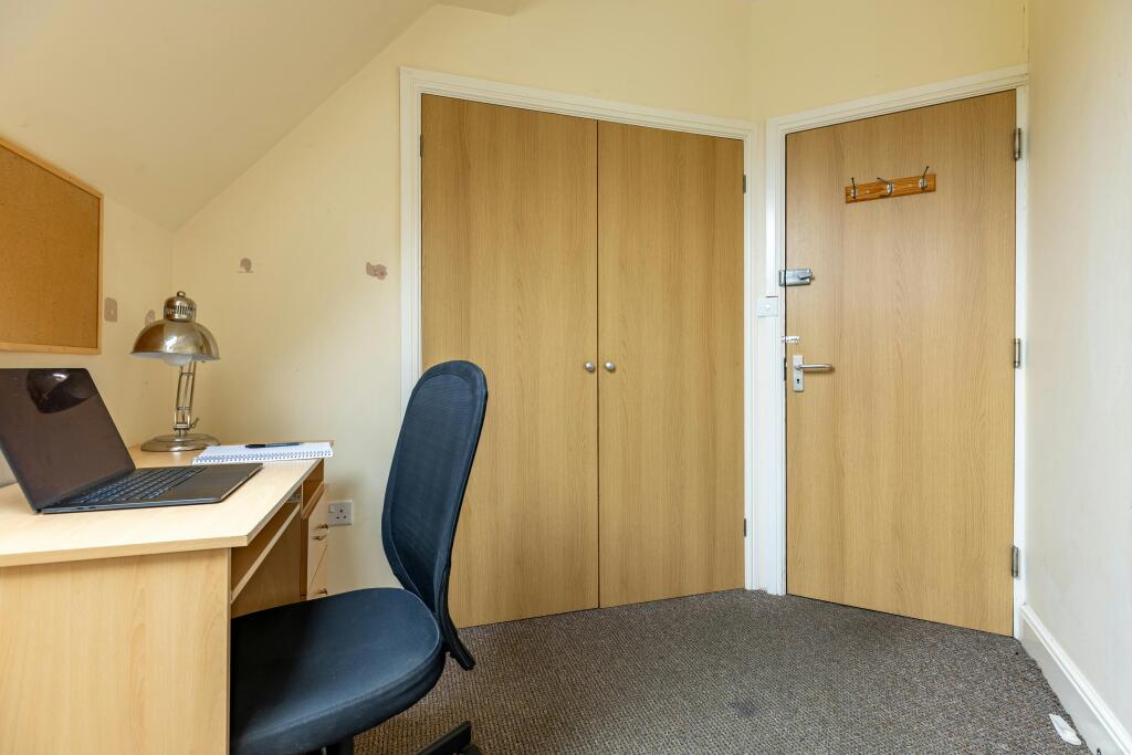 Bedroom 5 4.jpg