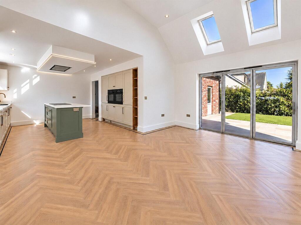 House in Chelmsford, Runsell Green, Danbury - View 2
