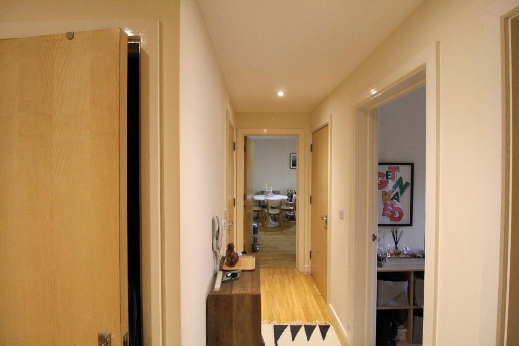 Warren Close, CB2 – další