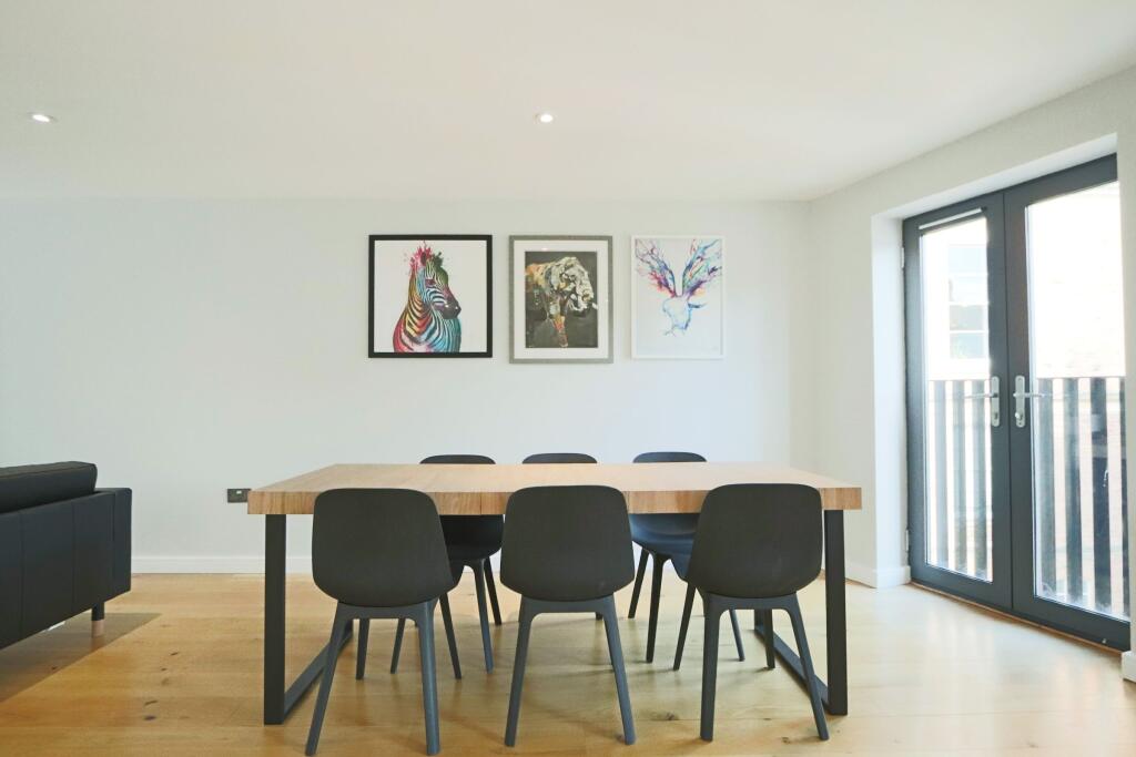 2 bedroom maisonette for rent